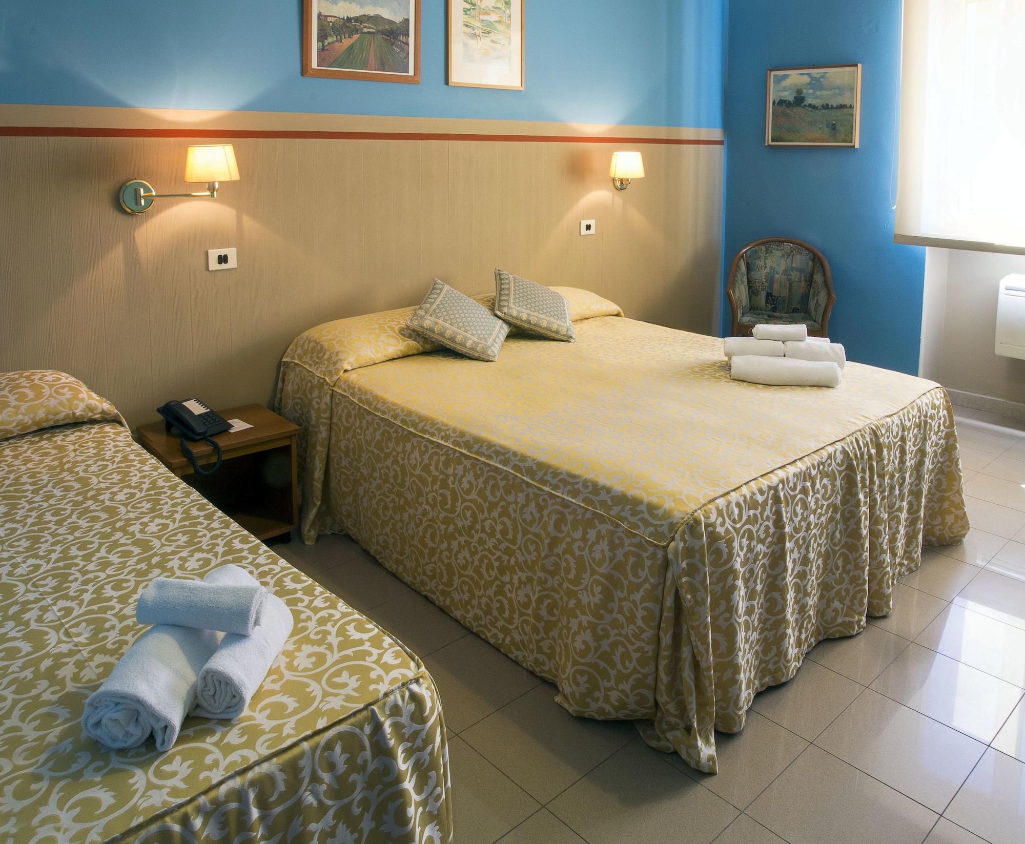 Hotel Plaza Taranto Esterno foto