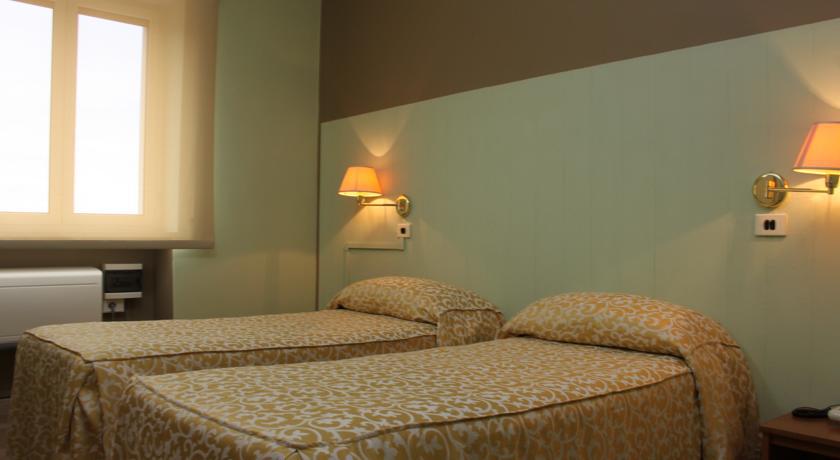 Hotel Plaza Taranto Camera foto