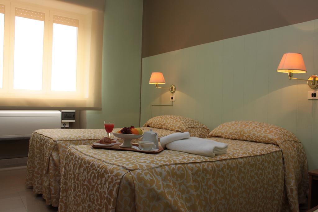 Hotel Plaza Taranto Esterno foto