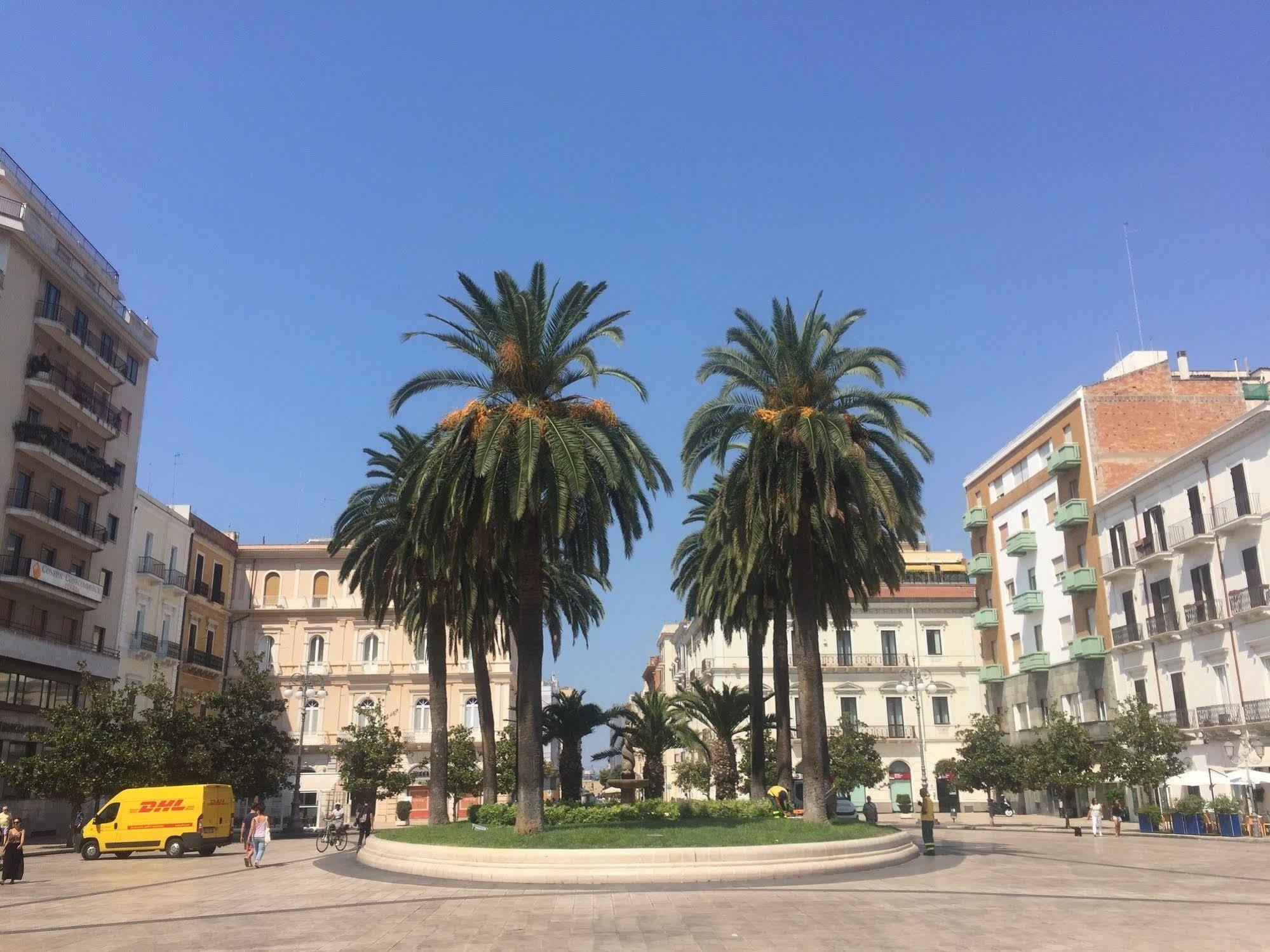 Hotel Plaza Taranto Esterno foto