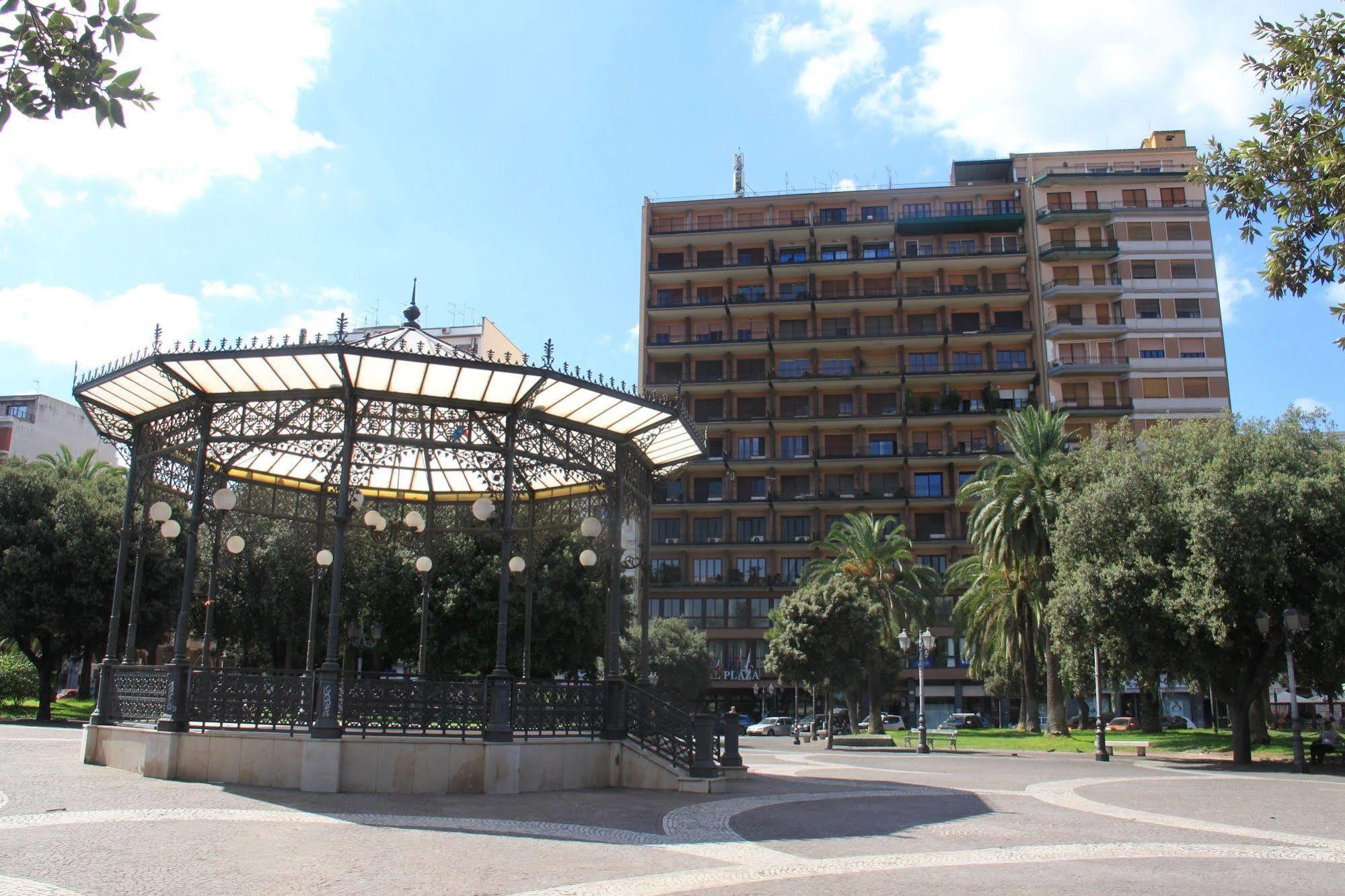 Hotel Plaza Taranto Esterno foto